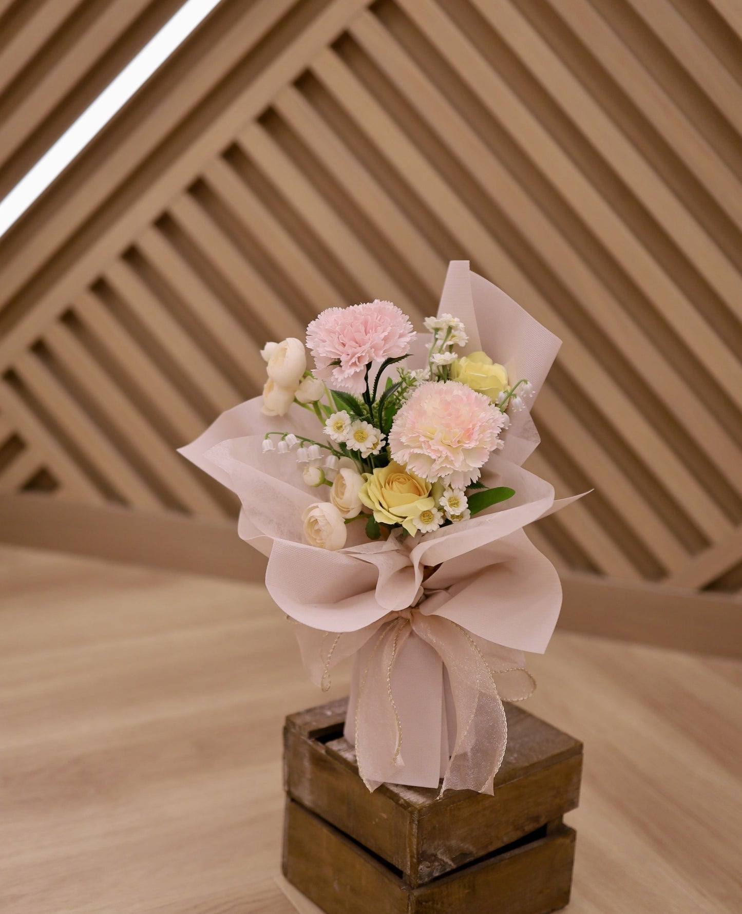 Silk Flower (Artificial Flower) Bouquet with Vase 絲花(仿真花)花束連玻璃花瓶