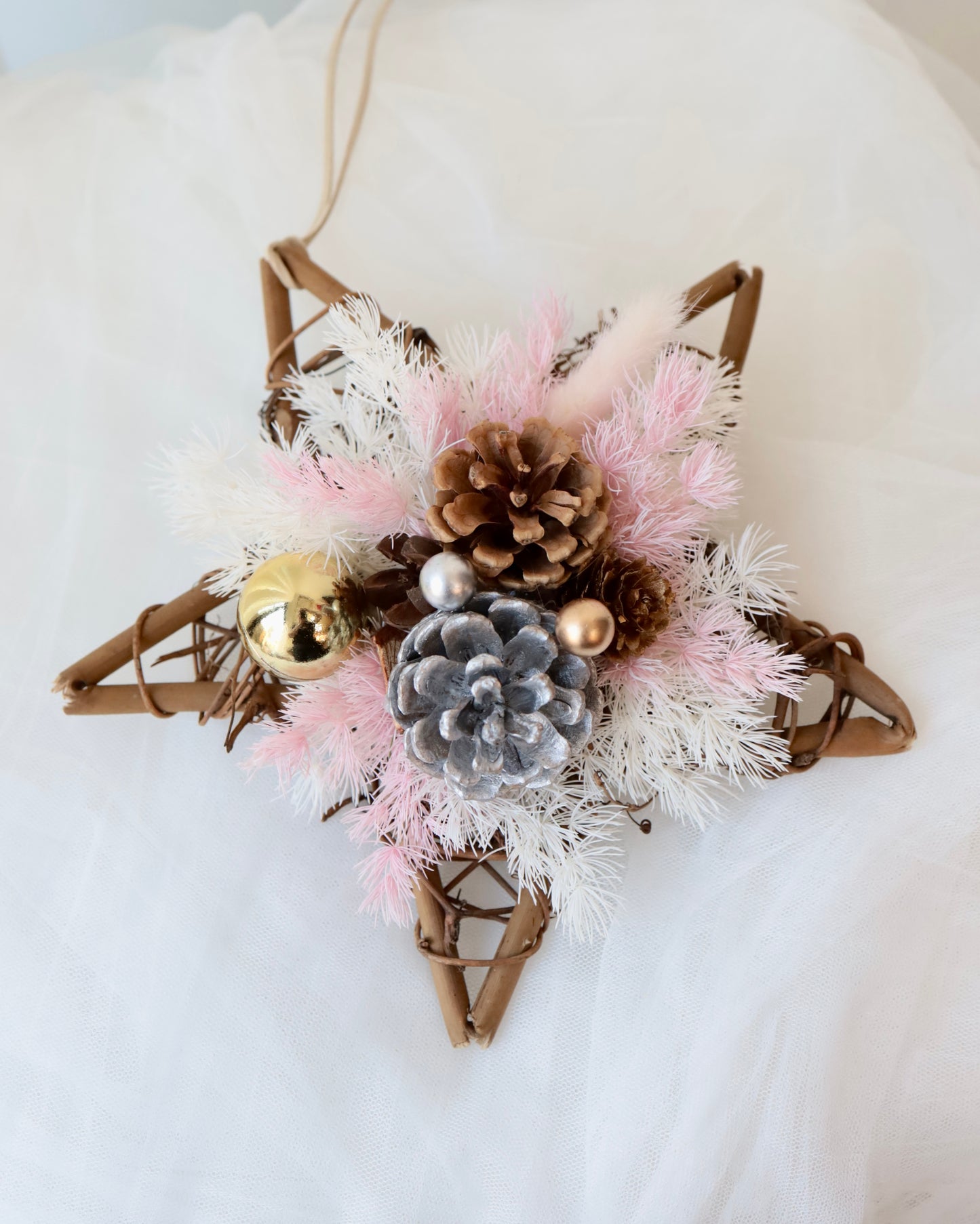Christmas Wreath with Preserved and Dried Flowers (Star Shaped)