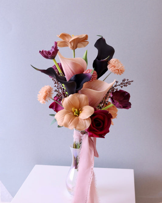 (Rental 租借) 10 inches Korean Style Bridal Bouquet with Silk Flowers 韓式絲花花球