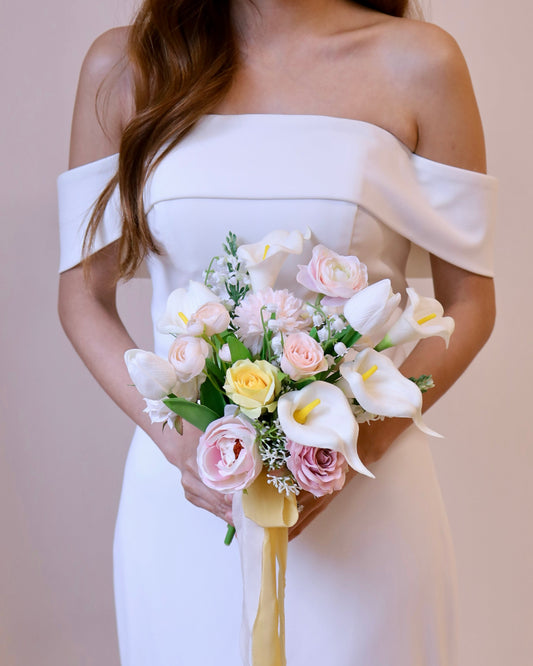 (Rental) 9 inches Korean Style Bridal Bouquet with Silk Flowers