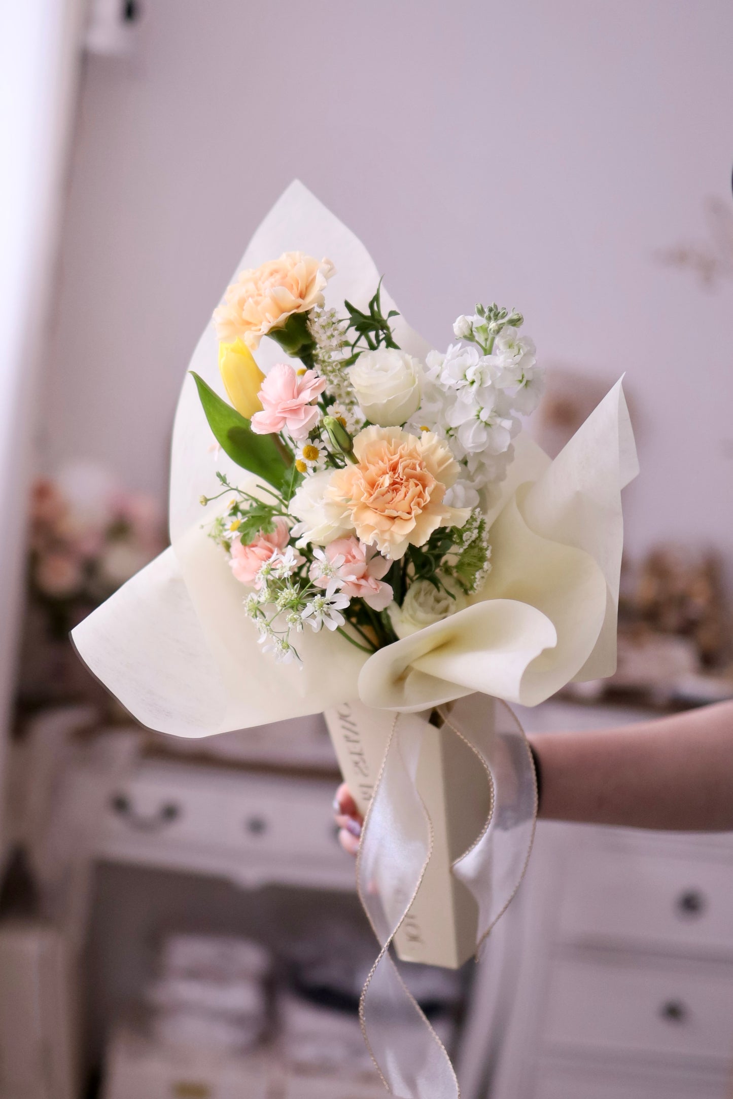 (Early Bird Offer 早鳥優惠) Mother's Day Fresh Flower Table Vase with Carnation & Tulip 母親節康乃馨鬱金香鮮花座檯小瓶花