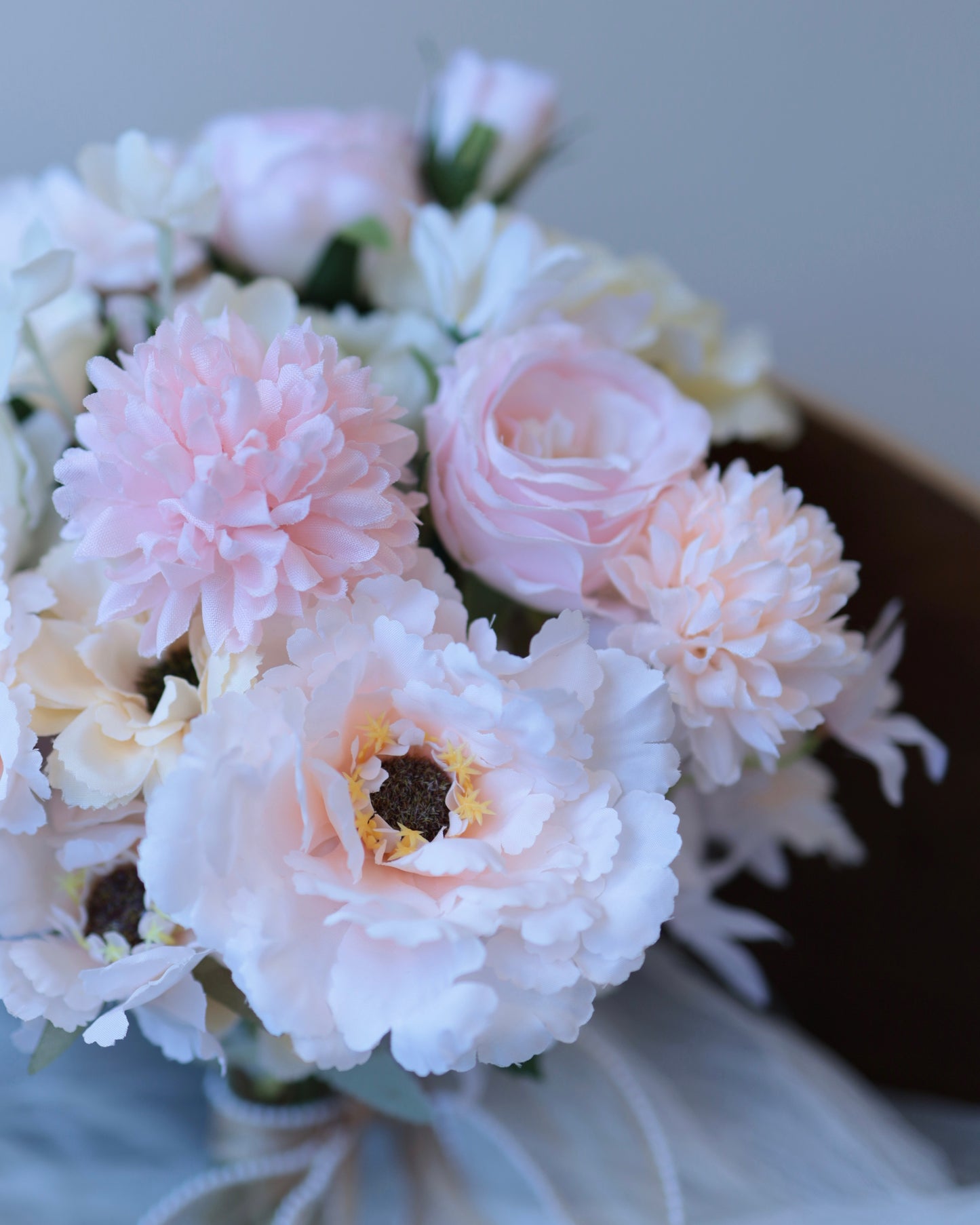 Round Shaped Bridal Bouquet with Silk Flowers 圓形絲花花球